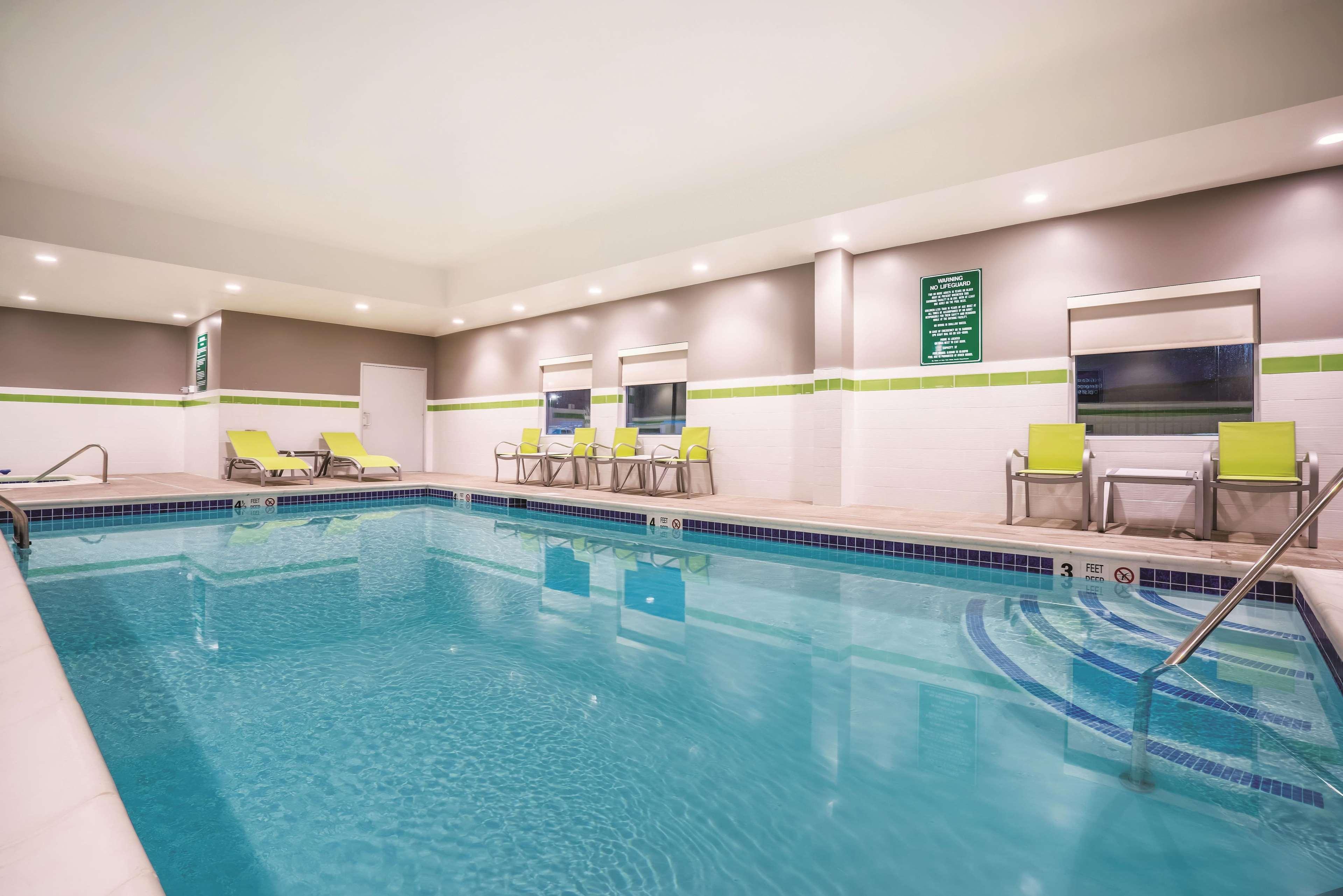 La Quinta Inn & Suites By Wyndham Clifton Park Saratoga Area 1749 Route 9 Hotel 3*