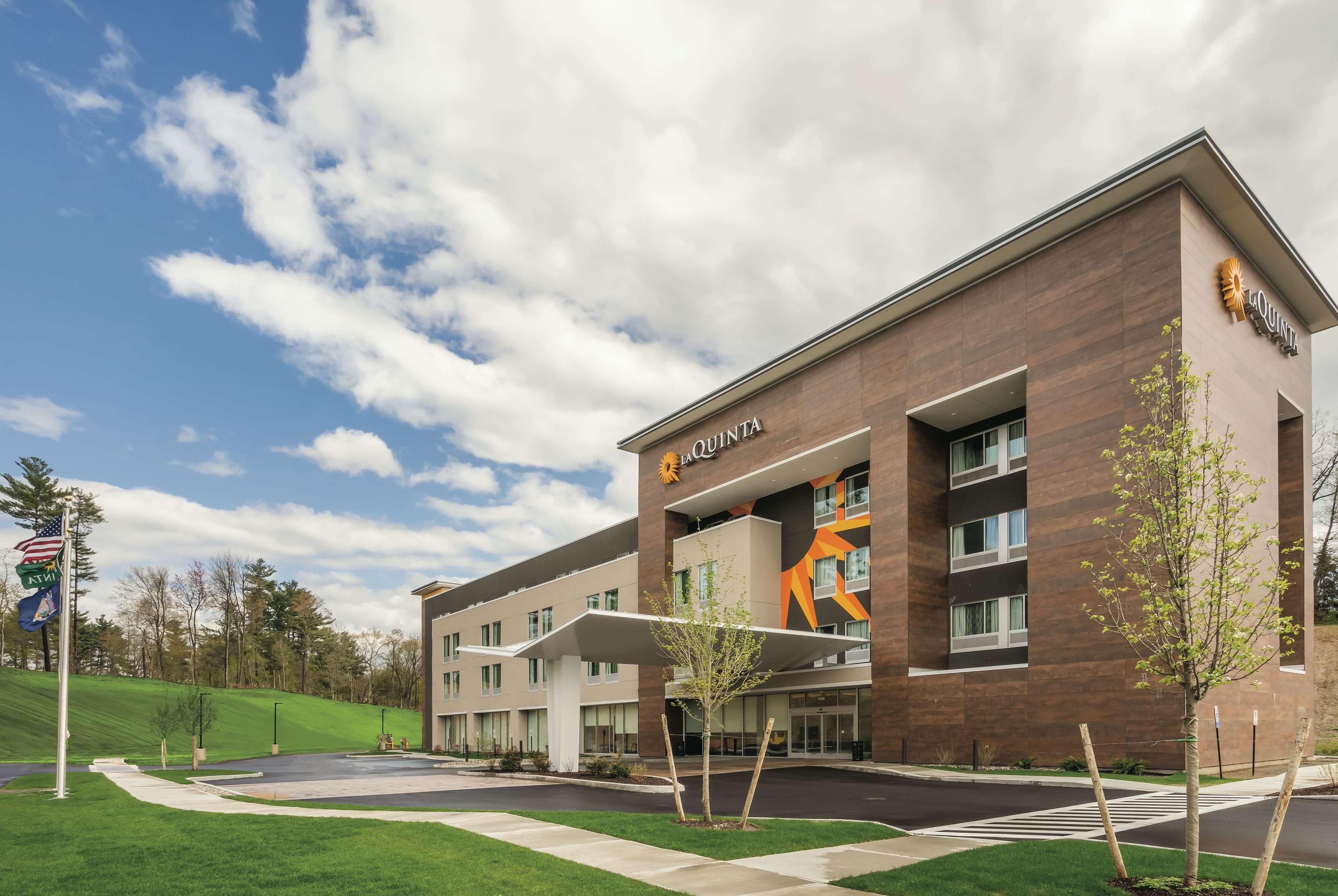 La Quinta Inn & Suites By Wyndham Clifton Park Saratoga Area 1749 Route 9 3* Clifton Park