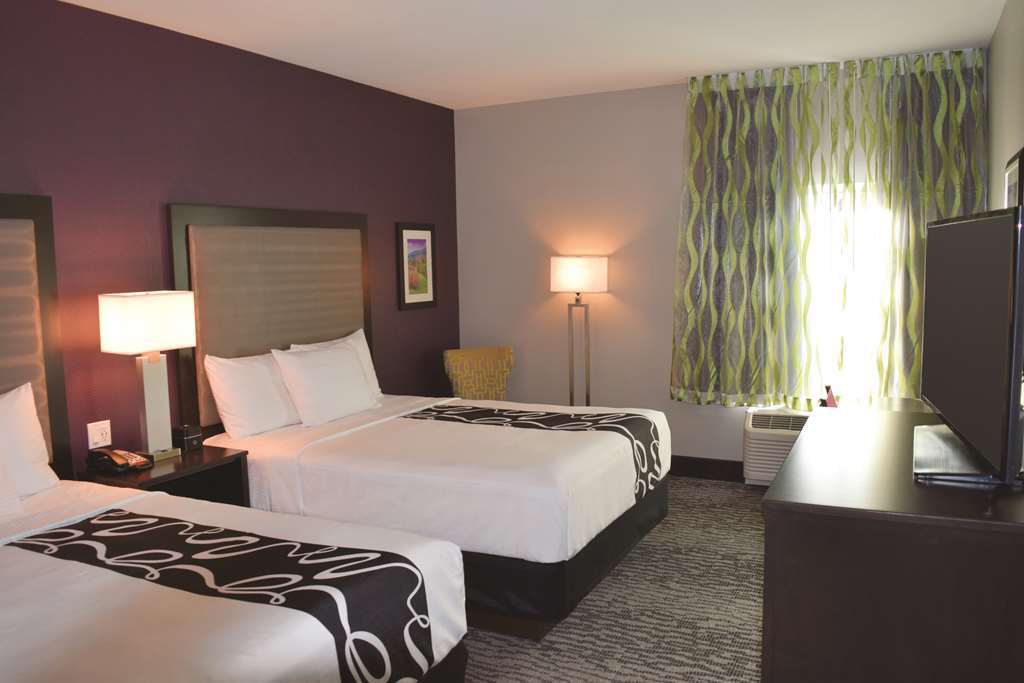 La Quinta Inn & Suites By Wyndham Clifton Park Saratoga Area 1749 Route 9
