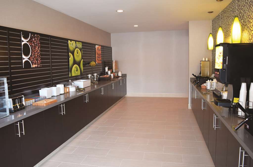 La Quinta Inn & Suites By Wyndham Clifton Park Saratoga Area 1749 Route 9 3*