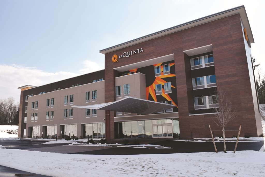 Hotel La Quinta Inn & Suites By Wyndham Clifton Park Saratoga Area 1749 Route 9