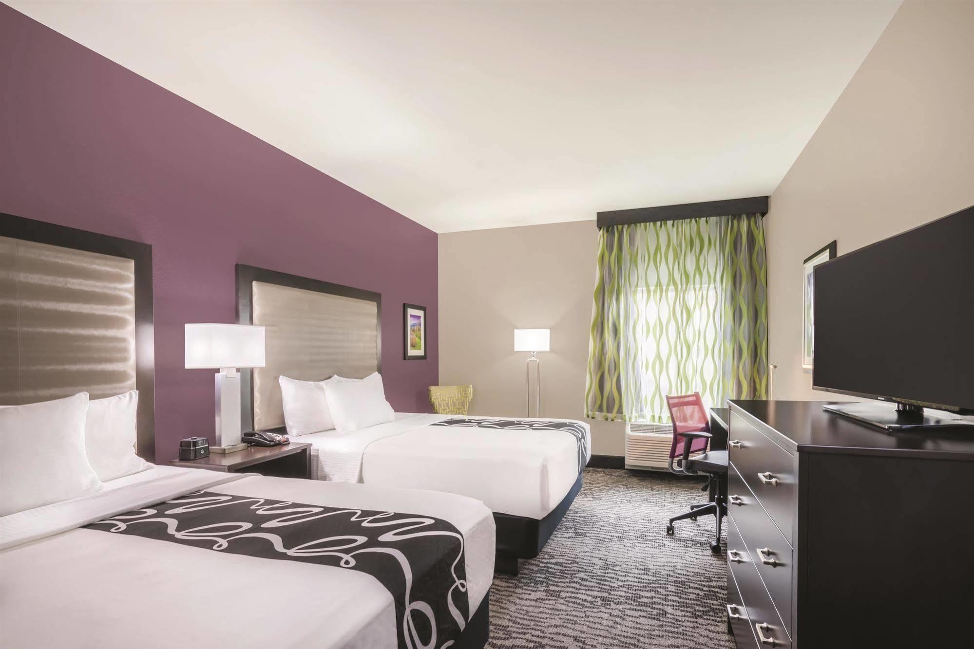 La Quinta Inn & Suites By Wyndham Clifton Park Saratoga Area 1749 Route 9