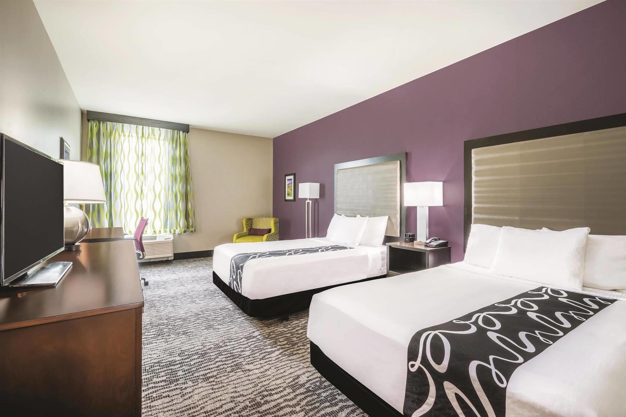 Hotel La Quinta Inn & Suites By Wyndham Clifton Park Saratoga Area 1749 Route 9