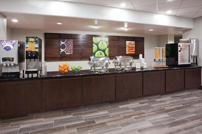 La Quinta Inn & Suites By Wyndham Clifton Park Saratoga Area 1749 Route 9